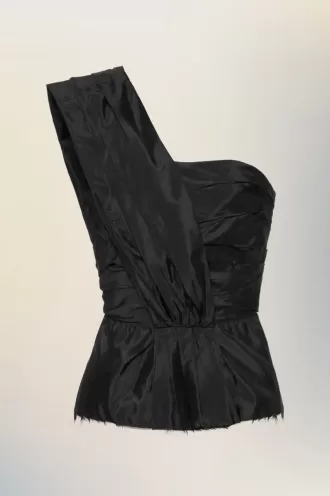 Asymmetrisk draperet top