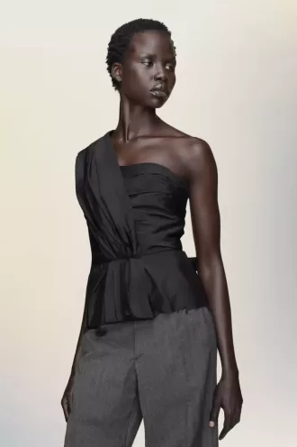 Asymmetrisk draperet top