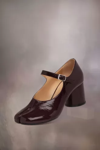 tabi mary jane pumps 1 330x496 - Tabi Mary-Jane pumps